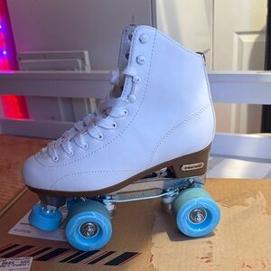 Chic White Roller Skates for Kids by Roller Derby